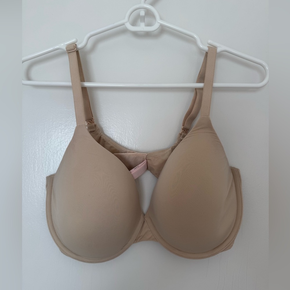 Victoria's Secret 
Lightly Lined Full-Coverage Smooth Bra